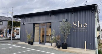 大人の女性のヘアサロンShe 浜松三方原店