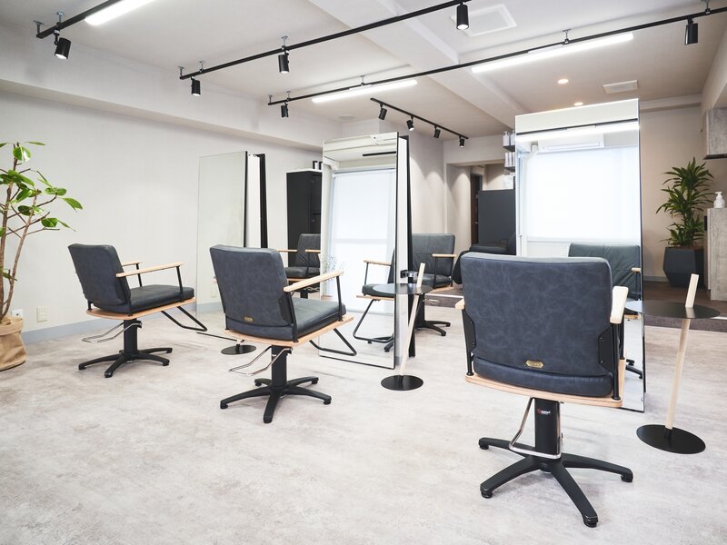 aux. オグジュアリー 表参道 | 表参道のヘアサロン