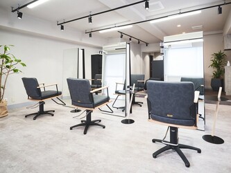 aux. オグジュアリー 表参道 | 表参道のヘアサロン