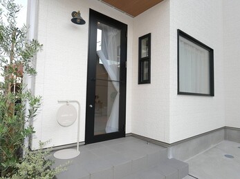 ヘアサロンアトリエスイ(atelier sui.)