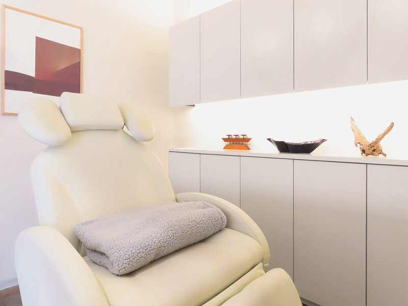 BLUE EYES 学芸大学店【アイブロウ/眉毛/まつげパーマ/マツエク専門店】 | 学芸大学のアイラッシュ BLUE EYES 学芸大学店【アイブロウ/眉毛/まつげパーマ/マツエク専門店】 | 学芸大学のアイラッシュ