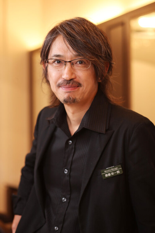 齋藤　栄一朗 | TotalBeautySalon Moulin-Rのオーナー