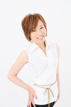 市原佑規衣 | ラグジュアリースタイル・ビューティーの