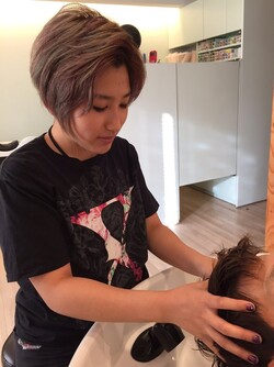 乃愛 | ＨＡＩＲ ＲＥＣＯＲＤＳ Ｇｕのアシスタント・ヘッドスパニスト