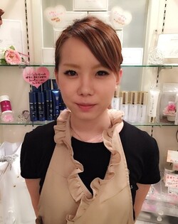 小杉　亜耶 | メディカルエステ ヴォワールドボーテのエステティシャン