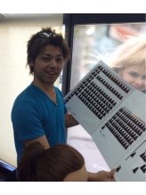 平良　一輝 | Luxis 新都心店【ラクシス】のスタイリスト