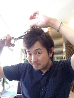 久野 良樹 | Rustle(ラスル)ヘアーデザインのオーナー