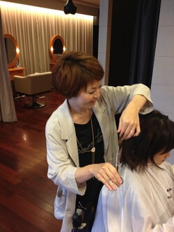 比嘉  奈七 | elzafiro GRACIASのチーフ