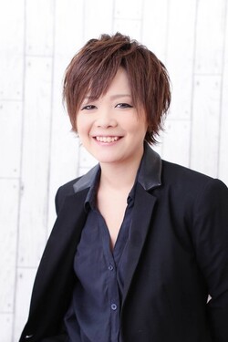 井上　夏希 | サイワイマチ美容室のアシスタント