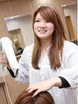 井上真理 | ヘアーズアッシュのスタイリスト