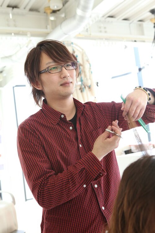 志賀　一樹 | hair HIRO 箱田店のスタイリスト