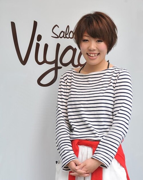 久下　絵里加 | Salon de Viyageのスタイリスト・アイリスト