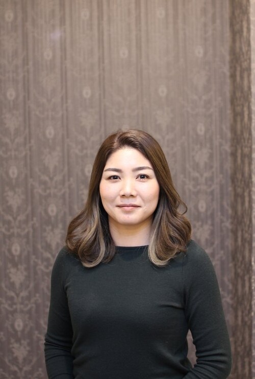 城倉亜希子 | ヘアサロンラブーケのセミスタイリスト　スパニスト