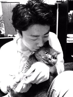 板垣 利幸 | REVIEのowner