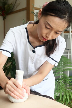 窪田慶子 | アロマテラピーサロン&スクールSofil〜ソフィール〜のオーナーセラピスト