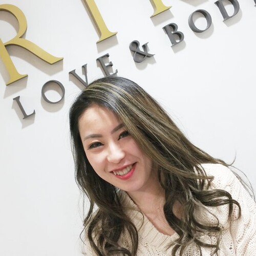 加藤菜月 | RIKI LOVE&BODYのアシスタント