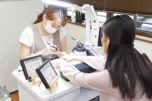 KAO | Laffy nail&deco worksの店長