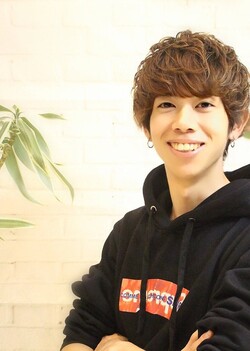 小川　拳太 | Appias　海老名店のスタイリストAujuaソムリエ