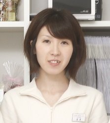 スタッフ | 顔 VIO 全身脱毛 小顔矯正 毛穴ケア　Nature&Medicaの