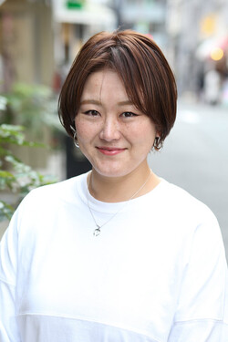 角　真知子 | Evelyn&Paige by CARERRAのスタイリスト