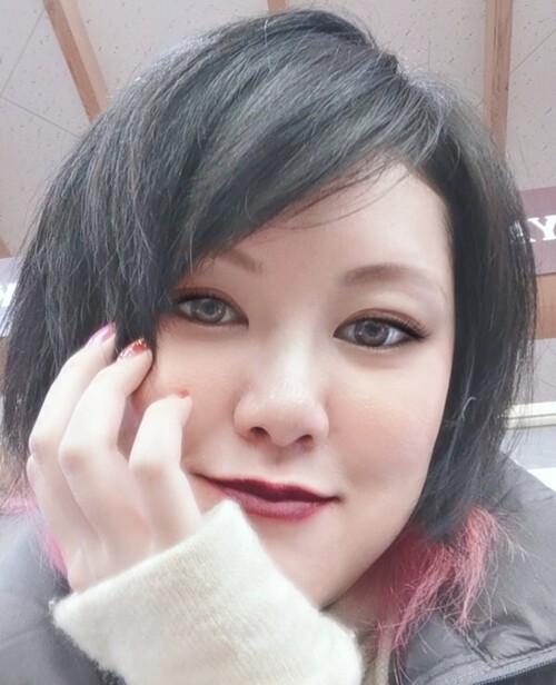 Rosi | Rosi's Salonのネイリスト