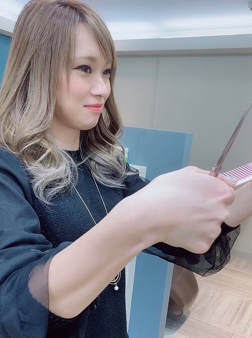 大岩 愛夏音 | Cure2 (キュアキュア)のジュニアスタイリスト