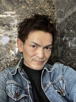 岡崎　雄一 | 美容室セット・アップのチーフスタイリスト