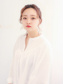 荒川 紋奈 | ALTI INTERNATIONAL 旭川店のスタイリスト