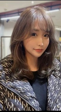 杉浦莉音 | AXIのアルバイト