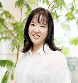 城所 | 大人の女性のヘアサロンShe 豊川店のスタイリスト