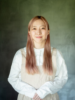 阿藤 純 | トータルビューティーサロン en retreatのネイリスト