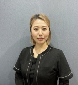 穴田 | Luana　BEAUTY　SALONのエステティシャン