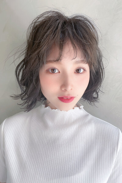 [アイキャッチ]軽やか抜け感ショートボブレイヤー前髪ありで上品見え