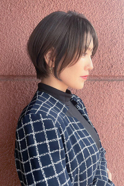 [アイキャッチ]大人美シルエットショートボブ小顔見せレイヤー抜け感