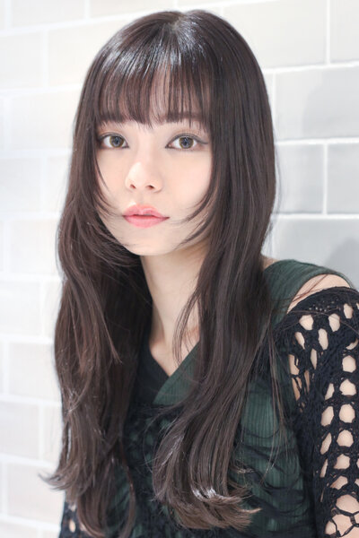 [アイキャッチ]暗髪韓国小顔ロングレイヤーで重く見せない艶髪へ