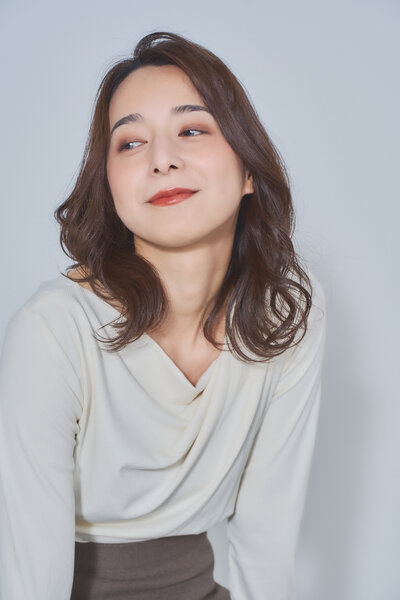 [アイキャッチ]40代50代の大人艶ウェーブミディアム｜顔まわりを柔らかく華やかに