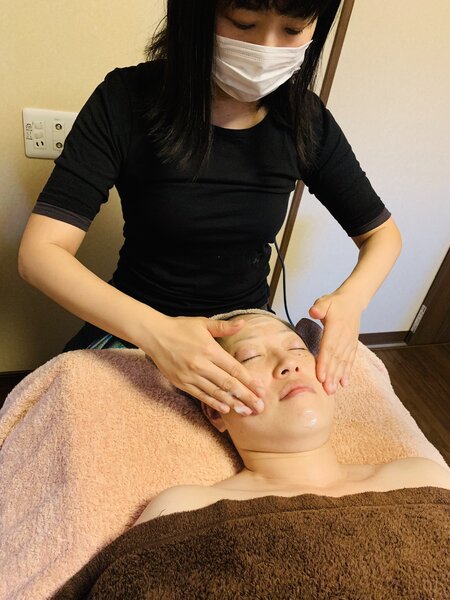 [アイキャッチ]顔のリンパマッサージ（フェイシャルコース）