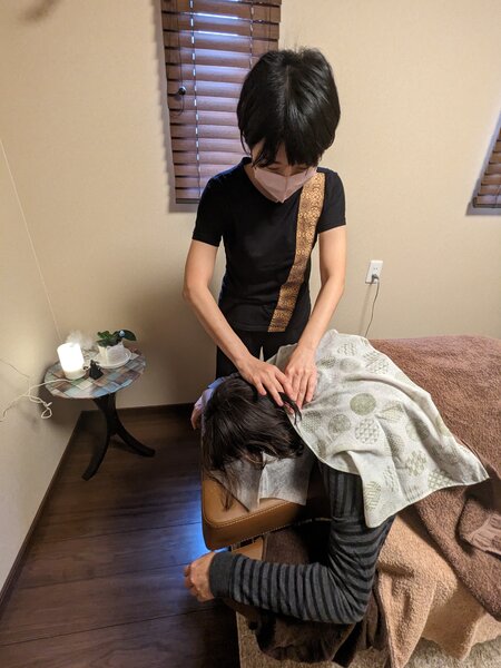 [アイキャッチ]肩こりスッキリのツボ押し