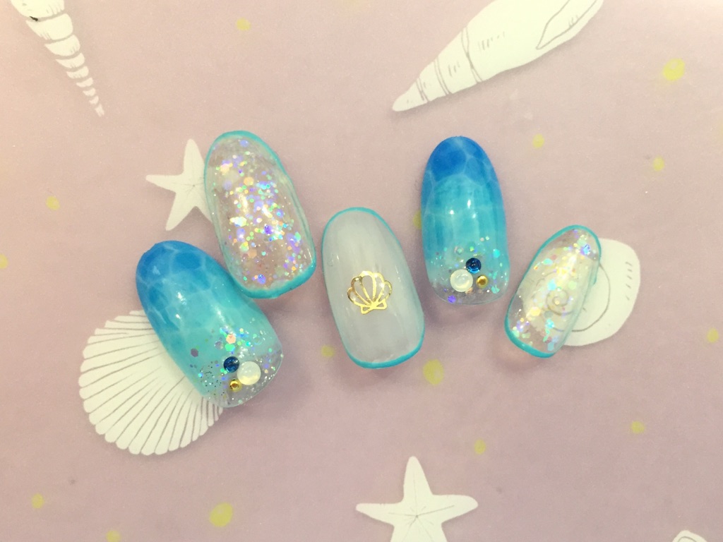 夏は海ネイルが素敵♪ドロップアートや貝殻がとにかく可愛い