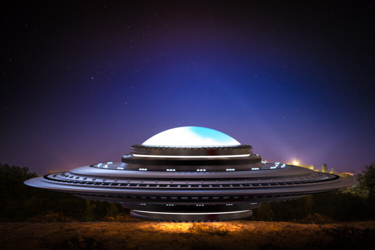 地面に着陸しているUFO